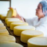 Brasil revisa las reglas para los quesos de leche cruda y el debate llega a Uruguay