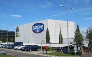 Danone prepara aumentos selectivos de precios ante una nueva presión de los costos