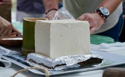 El queso chonero lleva la tradición láctea de Ecuador a un concurso internacional