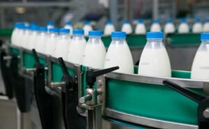 La producción de leche en la Unión Europea crece 3,7% y amplía la oferta láctea