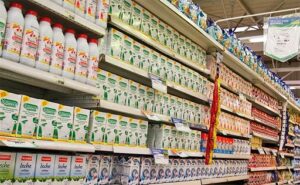 Los lácteos importados ganan espacio en las góndolas argentinas y aumenta la competencia