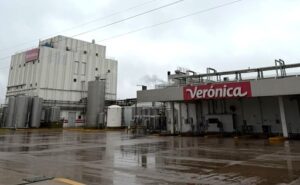 Verónica vuelve a producir leche en polvo Copalac reactiva la planta de Suardi