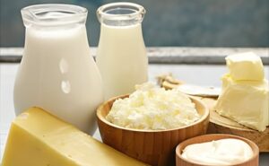Chile el precio de la leche líquida sube 3,2%, mientras queso y leche en polvo bajan
