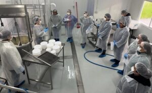 Chile impulsa la capacitación técnica en elaboración de quesos de corta maduración