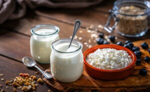 Yogur griego o queso cottage cuál tiene más proteínas y en qué se diferencian