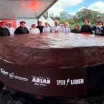 el alfajor más grande del mundo es argentino y rompió el Récord Guinness