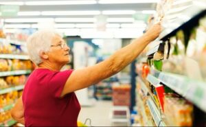 Argentina comprar leche puede consumir el 32% de un salario mínimo