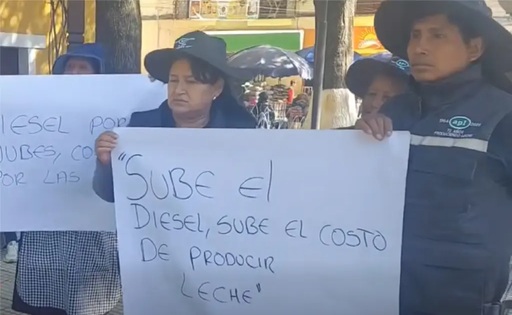 Bolivia lecheros de Cochabamba piden subir 43 el precio y llevarlo a Bs